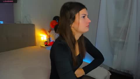 Snapshot of laura__leee chatting on 27, 10, 2025 Laura online show from 27, 10, 2025