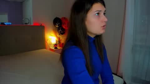 Snapshot of laura__leee chatting on 1, 11, 2025 Laura online show from 1, 11, 2025