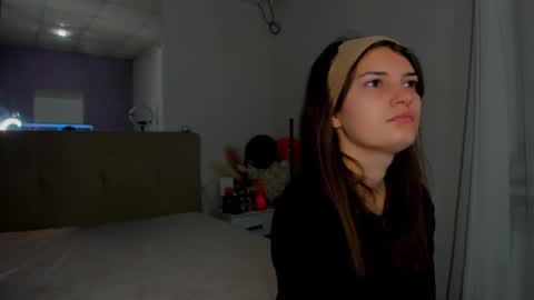 Snapshot of laura__leee chatting on 7, 11, 2025 Laura online show from 7, 11, 2025