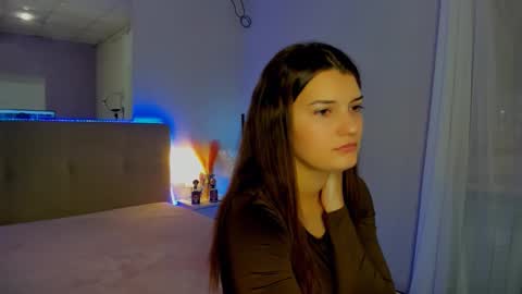 Snapshot of laura__leee chatting on 13, 11, 2025 Laura online show from 13, 11, 2025