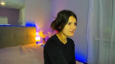 Snapshot of laura__leee chatting on 20, 11, 2025 Laura online show from 20, 11, 2025