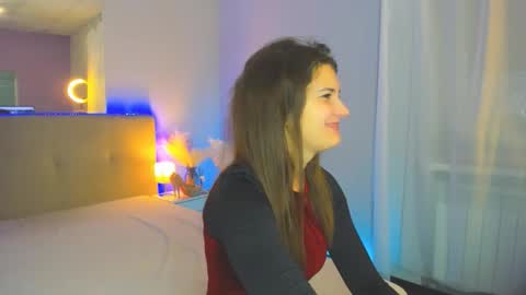 Snapshot of laura__leee chatting on 22, 11, 2025 Laura online show from 22, 11, 2025