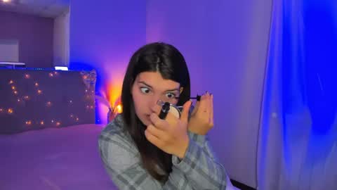 Snapshot of laura__leee chatting on 22, 4, 2026 Laura online show from 22, 4, 2026