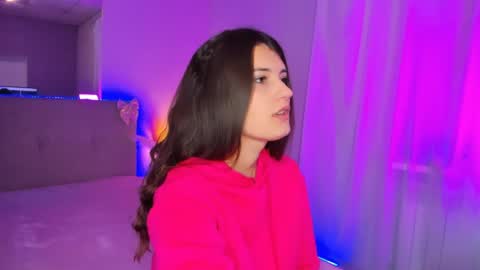 Snapshot of laura__leee chatting on 25, 4, 2026 Laura online show from 25, 4, 2026