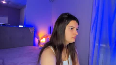 Snapshot of laura__leee chatting on 25, 5, 2026 Laura online show from 25, 5, 2026