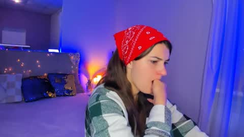 Snapshot of laura__leee chatting on 4, 6, 2026 Laura online show from 4, 6, 2026