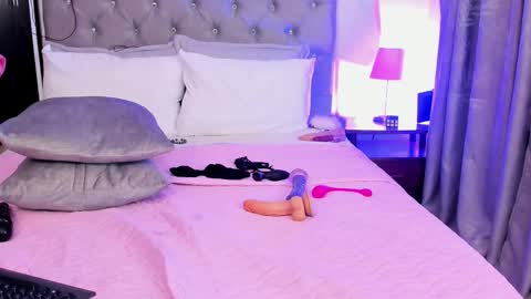 Snapshot of laura__martiinez chatting on 21, 2, 2025 online show from 21, 2, 2025