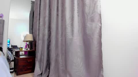 Snapshot of laura__martiinez chatting on 22, 2, 2025 online show from 22, 2, 2025