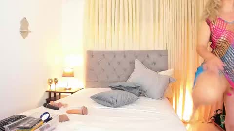 Snapshot of laura__martiinez chatting on 16, 2, 2026 online show from 16, 2, 2026