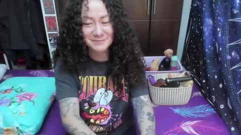 Snapshot of laura_anal_ chatting on 18, 11, 2025 Wen online show from 18, 11, 2025