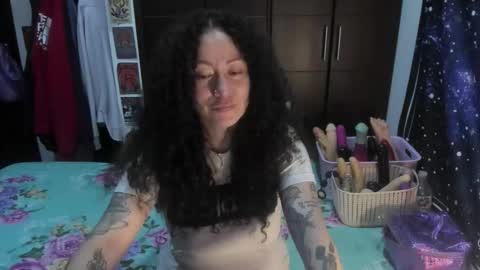 Snapshot of laura_anal_ chatting on 17, 12, 2025 Wen online show from 17, 12, 2025