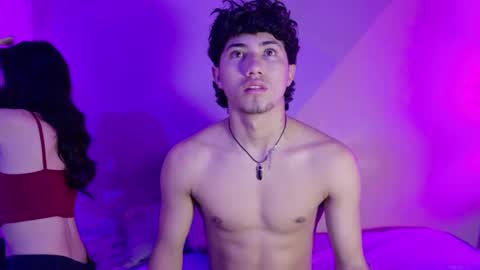 Snapshot of laura_and_kevin chatting on 25, 9, 2025 laura_and_kevin online show from 25, 9, 2025