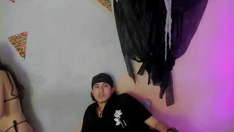 Snapshot of laura_and_kevin chatting on 14, 11, 2025 laura_and_kevin online show from 14, 11, 2025