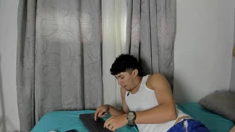 Snapshot of laura_and_kevin chatting on 4, 12, 2025 laura_and_kevin online show from 4, 12, 2025