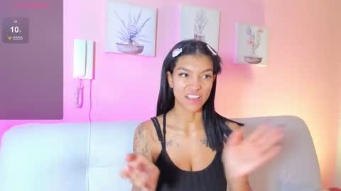 Laura online show from 11, 11, 2025