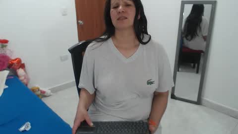 Snapshot of laura_foxx2379 chatting on 21, 11, 2025 laura_foxx2379 online show from 21, 11, 2025