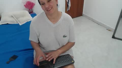 Snapshot of laura_foxx2379 chatting on 28, 11, 2025 laura_foxx2379 online show from 28, 11, 2025