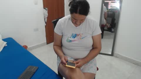 Snapshot of laura_foxx2379 chatting on 18, 12, 2025 laura_foxx2379 online show from 18, 12, 2025