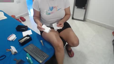 Snapshot of laura_foxx2379 chatting on 6, 2, 2026 laura_foxx2379 online show from 6, 2, 2026