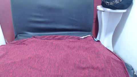  Laura  online show from 28, 10, 2025