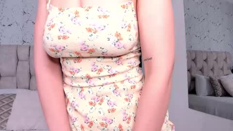 LauraIvy online show from 28, 10, 2025