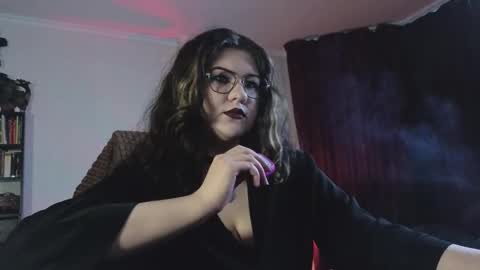 Miss Laura online show from 3, 12, 2025