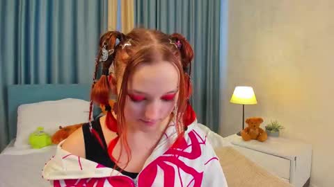 Snapshot of laura_kelley1 chatting on 14, 11, 2025 laura_kelley1 online show from 14, 11, 2025