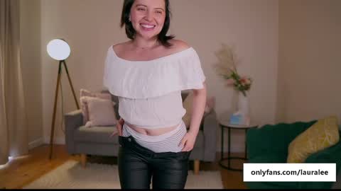 Snapshot of laura_lee chatting on 20, 2, 2025 Laura Lee. online show from 20, 2, 2025