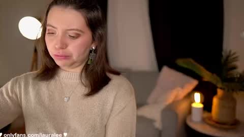 Snapshot of laura_lee chatting on 12, 9, 2025 Laura Lee. online show from 12, 9, 2025