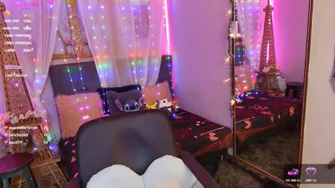 Snapshot of laura_olssen chatting on 5, 3, 2025 Kate online show from 5, 3, 2025