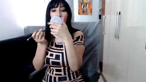 Snapshot of laura_pervert_ chatting on 7, 1, 2025 Laura online show from 7, 1, 2025