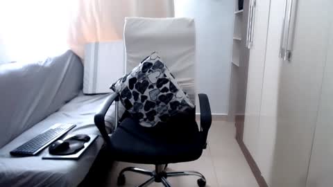 Snapshot of laura_pervert_ chatting on 2, 2, 2025 Laura online show from 2, 2, 2025