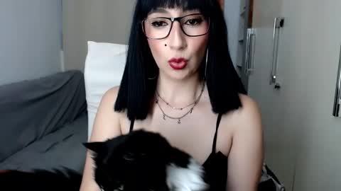 Snapshot of laura_pervert_ chatting on 14, 10, 2025 Laura online show from 14, 10, 2025