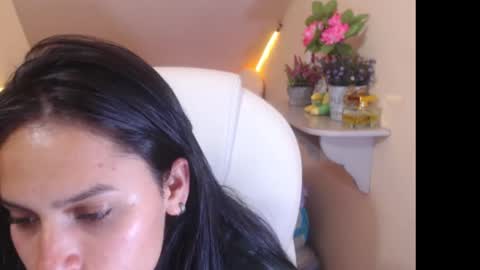 Snapshot of laura_pink22 chatting on 22, 12, 2024 Laura Pink online show from 22, 12, 2024