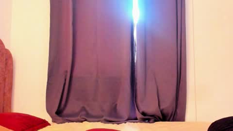 LAURA SOE online show from 1, 11, 2025