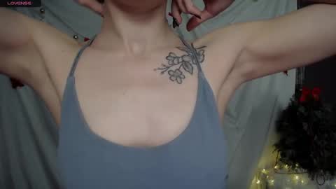 Snapshot of lauradre_ chatting on 22, 12, 2024 Laura online show from 22, 12, 2024