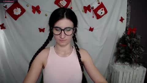 Snapshot of lauradre_ chatting on 23, 12, 2024 Laura online show from 23, 12, 2024