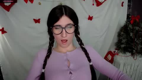 Snapshot of lauradre_ chatting on 10, 1, 2025 Laura online show from 10, 1, 2025