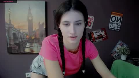 Snapshot of lauradre_ chatting on 7, 2, 2025 Laura online show from 7, 2, 2025