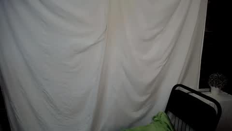 Snapshot of lauradre_ chatting on 13, 2, 2025 Laura online show from 13, 2, 2025