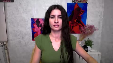 Snapshot of lauradre_ chatting on 3, 10, 2025 Laura online show from 3, 10, 2025