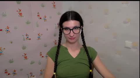 Snapshot of lauradre_ chatting on 25, 10, 2025 Laura online show from 25, 10, 2025