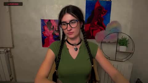 Snapshot of lauradre_ chatting on 27, 10, 2025 Laura online show from 27, 10, 2025