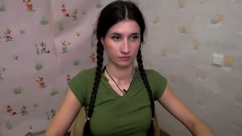 Snapshot of lauradre_ chatting on 18, 11, 2025 Laura online show from 18, 11, 2025