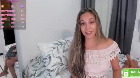 Snapshot of laurafarrely chatting on 6, 11, 2025 Laura online show from 6, 11, 2025