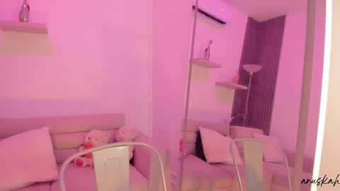 Snapshot of laurah_hill chatting on 13, 9, 2025 Lau online show from 13, 9, 2025