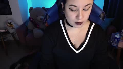 Snapshot of laurahawkes chatting on 15, 11, 2025 laura online show from 15, 11, 2025