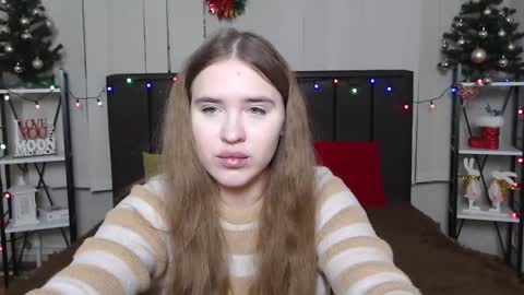 Snapshot of laurahlot chatting on 30, 12, 2024 LauraHlot online show from 30, 12, 2024