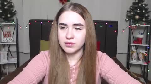 Snapshot of laurahlot chatting on 4, 1, 2025 LauraHlot online show from 4, 1, 2025