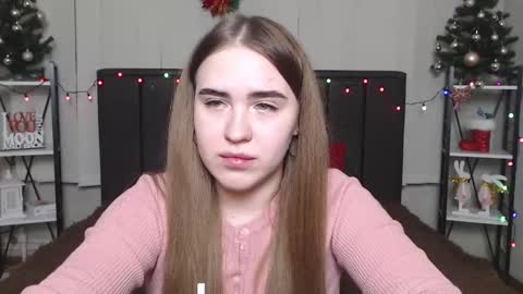 Snapshot of laurahlot chatting on 5, 1, 2025 LauraHlot online show from 5, 1, 2025
